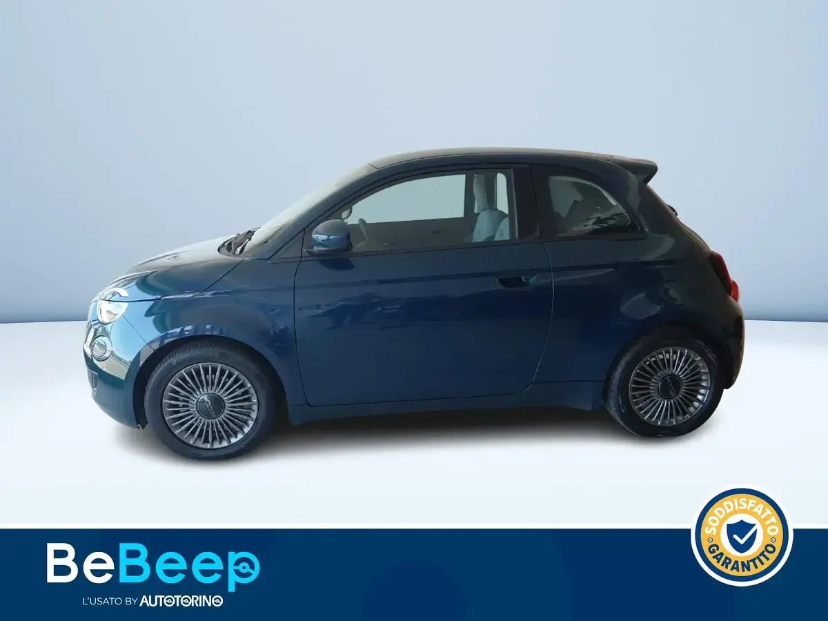 Usata Fiat 500e La Prima 86 kW (118 CV) 2022 Verde metallizzato Berlina