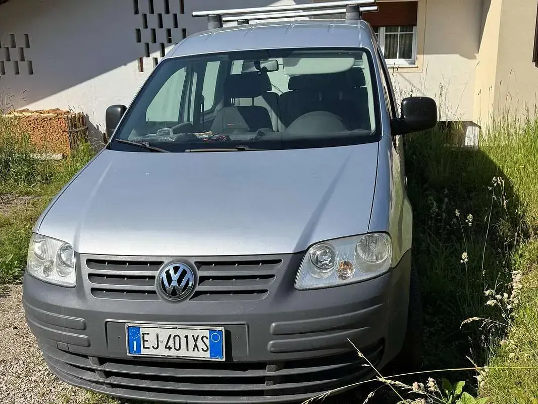 Usata VW Caddy 105 CV (77 kW) 2010 Grigio Monovolume