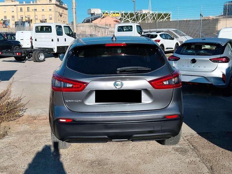 Usata Nissan Qashqai N-Connecta 131 CV (96 kW) 2018 Grigio SUV