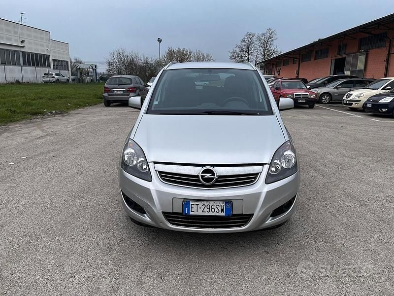 Usata Opel Zafira 150 CV (110 kW) 2014 Grigio Monovolume