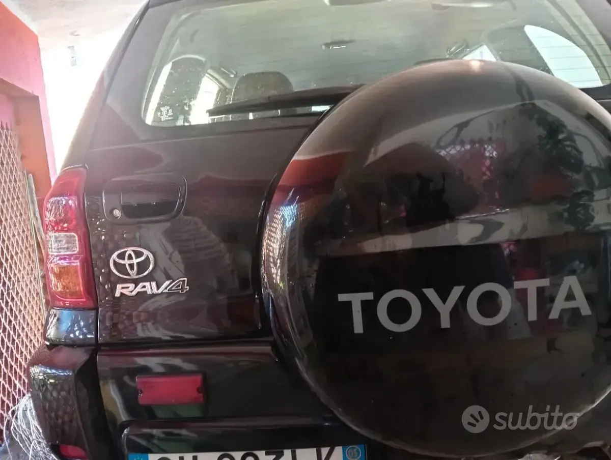 Usata Toyota RAV4 116 CV (85 kW) 2005 SUV