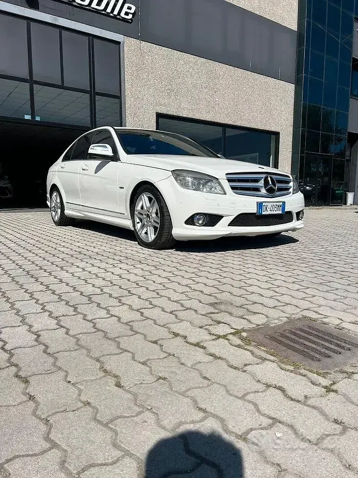 Usata Mercedes C320 Avantgarde 224 CV (164 kW) 2007 Bianco Berlina