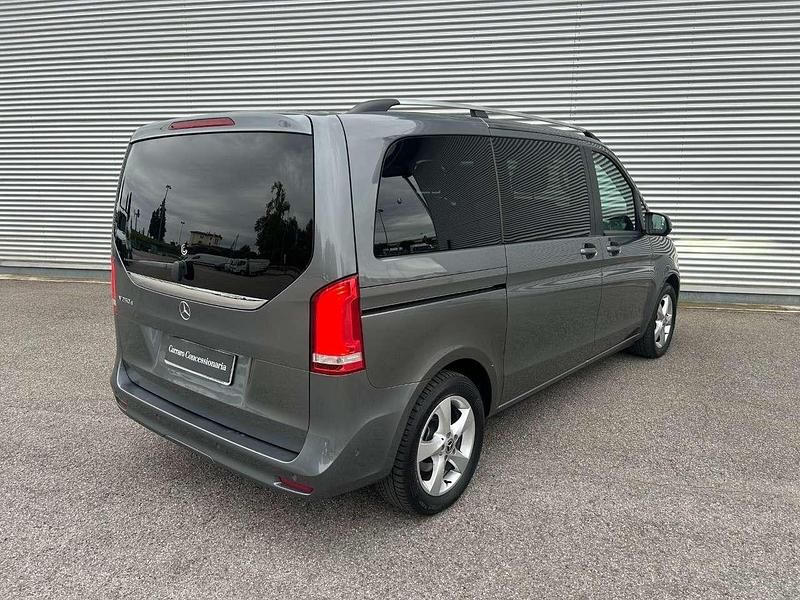 Usata Mercedes V250 190 CV (139 kW) 2021 Grigio metallizzato Monovolume