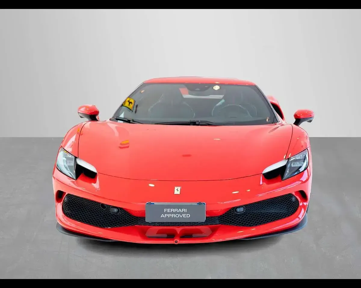 Usata Ferrari 296 663 CV (487 kW) 2025 Rosso Coupé