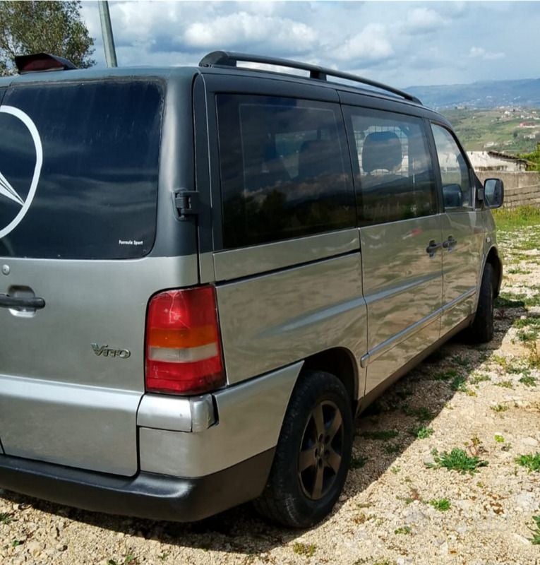 Usata Mercedes Vito 102 CV (75 kW) 2000 Grigio Furgone