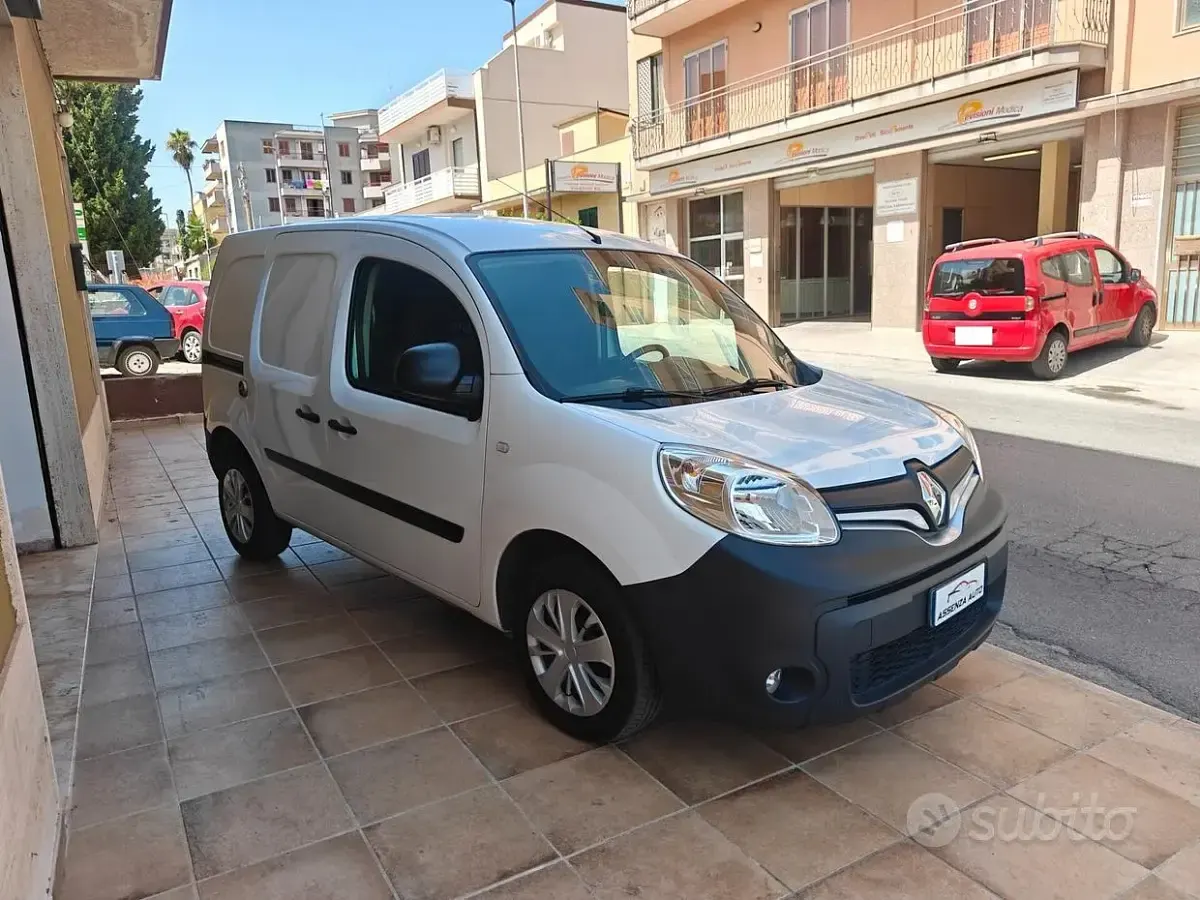 Usata Renault Kangoo 90 CV (66 kW) 2016 Bianco Monovolume