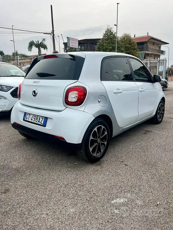 Usata Smart ForFour Passion 71 CV (52 kW) 2015 Bianco Utilitaria
