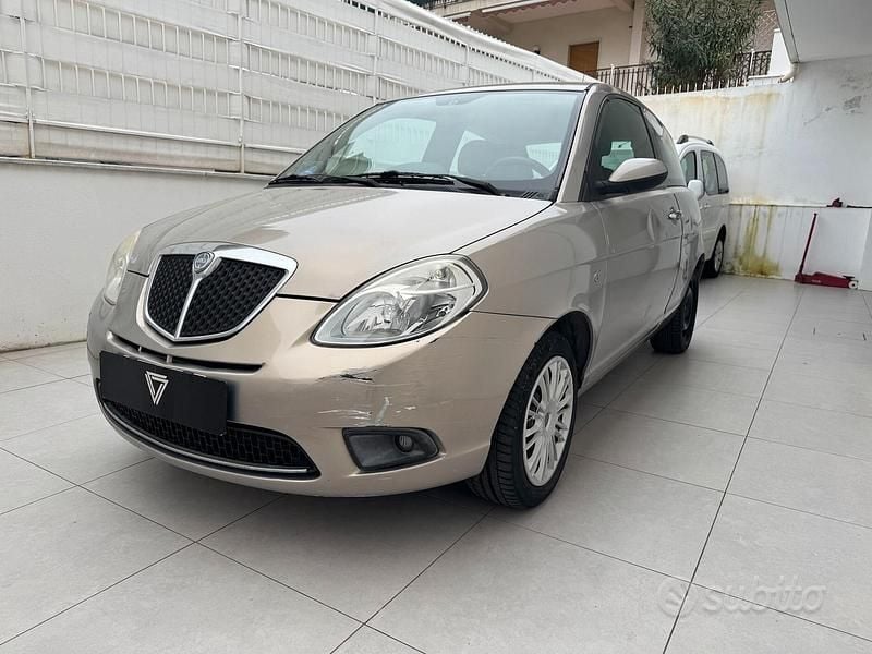 Usata Lancia Ypsilon 60 CV (44 kW) 2009 Grigio Utilitaria