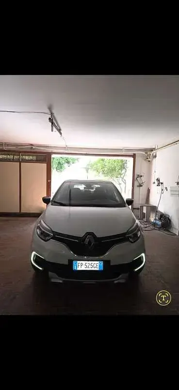 Usata Renault Captur Iconic 90 CV (66 kW) 2017 SUV