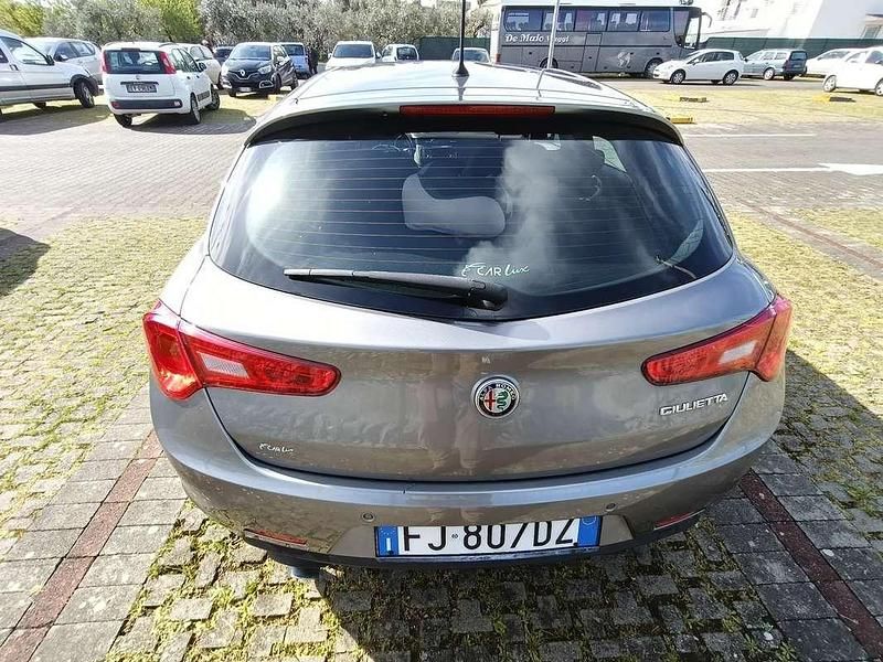 Usata Alfa Romeo Giulietta Super 120 CV (88 kW) 2017 Grigio Utilitaria