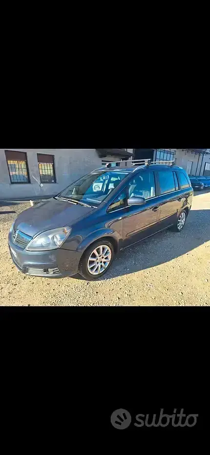 Usata Opel Zafira Cosmo 105 CV (77 kW) 2006 Monovolume