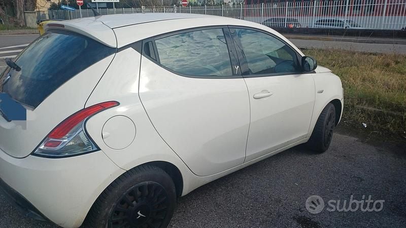 Usata Lancia Ypsilon 2014 Bianco Utilitaria