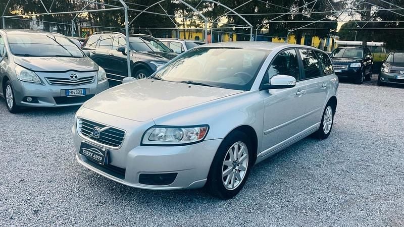 Usata Volvo V50 Momentum 125 CV (91 kW) 2008 Argento Station wagon