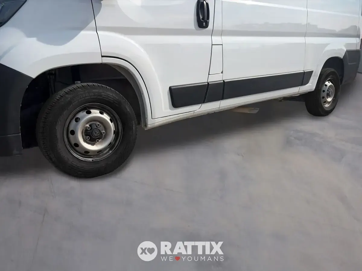 Usata Peugeot Boxer 140 CV (102 kW) 2024 Kaolin white Furgone
