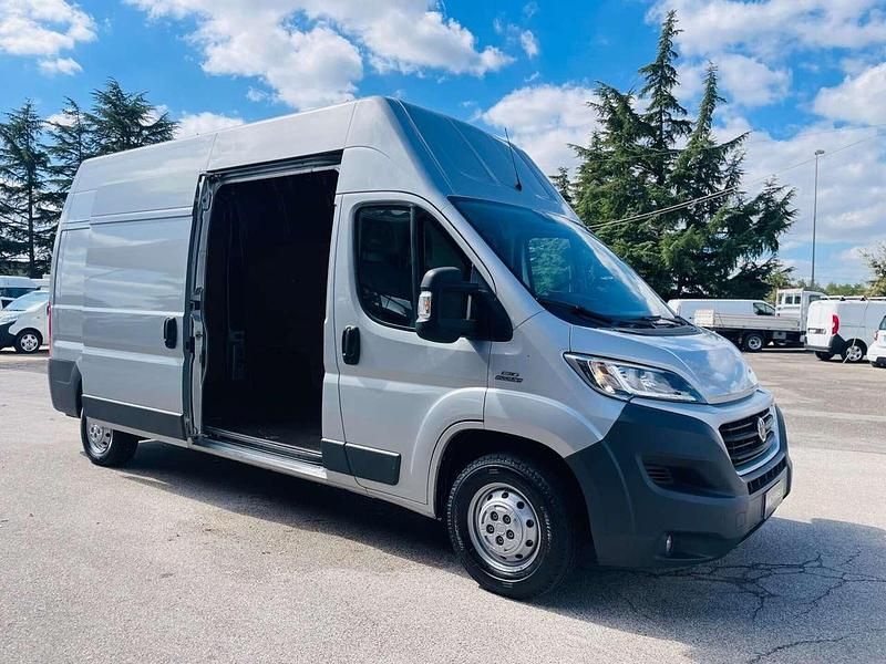 Grigio Usata 2015 Fiat Ducato Furgone | 12.500 € (Molto cara) - Immagine 1/4