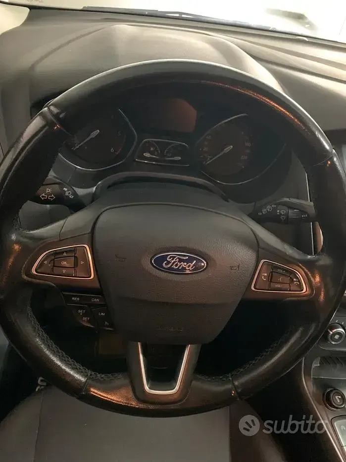 Usata Ford Focus 120 CV (88 kW) 2018 Nero Berlina