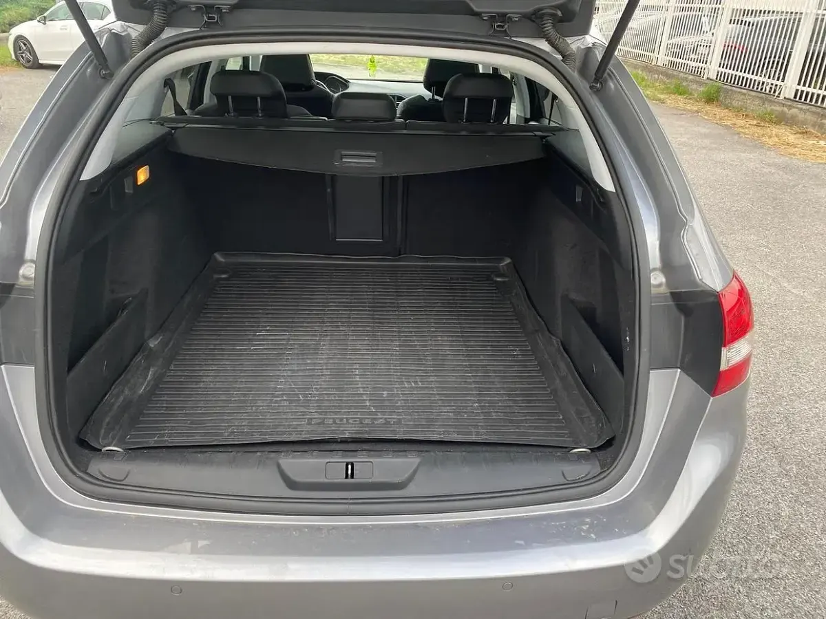 Usata Peugeot 308 SW Allure 150 CV (110 kW) 2016 Grigio Station wagon