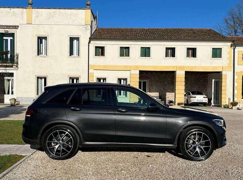 Usata Mercedes GLC300 Premium 245 CV (180 kW) 2019 Grigio SUV