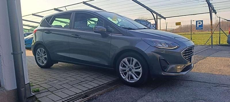 Usata Ford Fiesta Titanium 125 CV (91 kW) 2022 Grigio Utilitaria