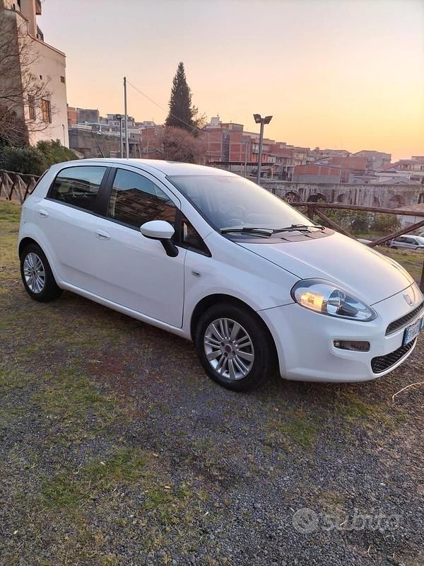 Usata Fiat Punto 75 CV (55 kW) 2014 Bianco Utilitaria