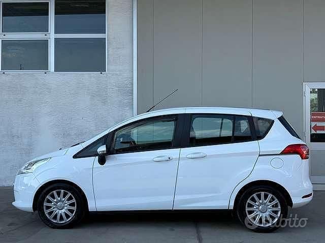 Usata Ford B-MAX 101 CV (74 kW) 2012 Bianco Monovolume