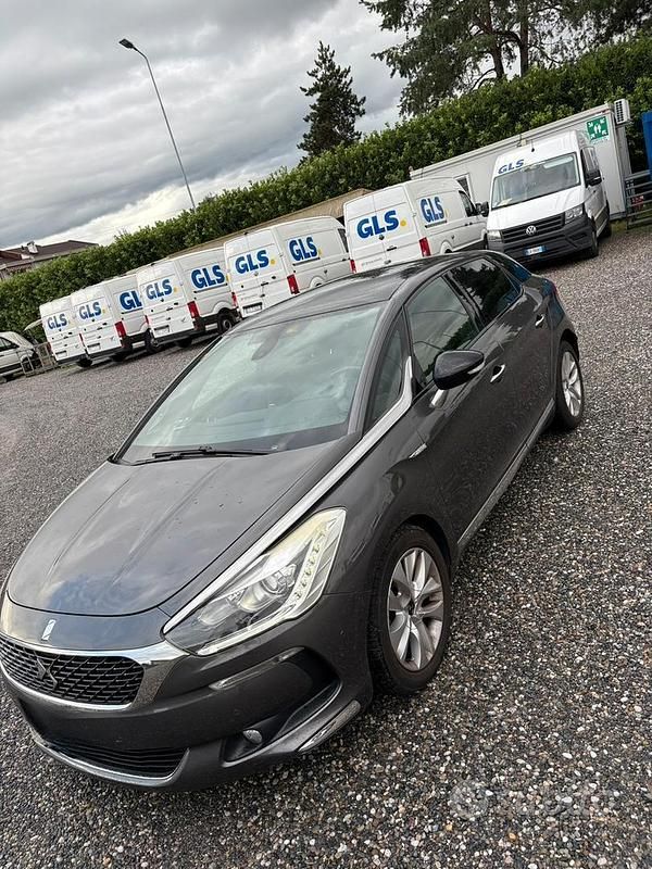 Usata DS Automobiles DS5 Connected Chic 120 CV (88 kW) 2017 Grigio Utilitaria