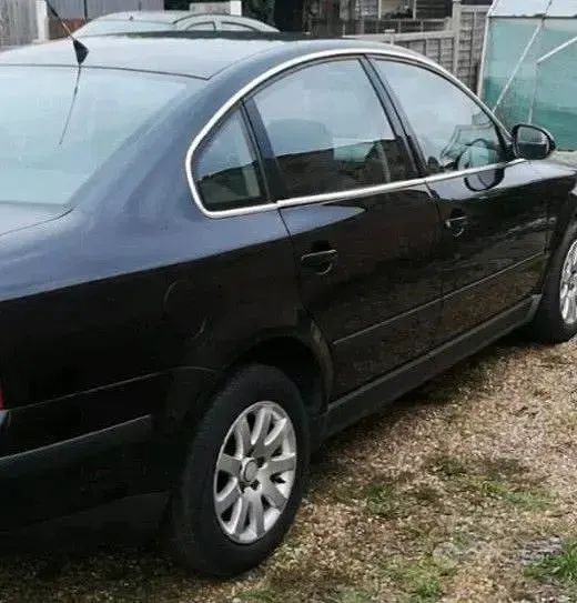 Usata VW Passat 101 CV (74 kW) 2002 Nero Berlina