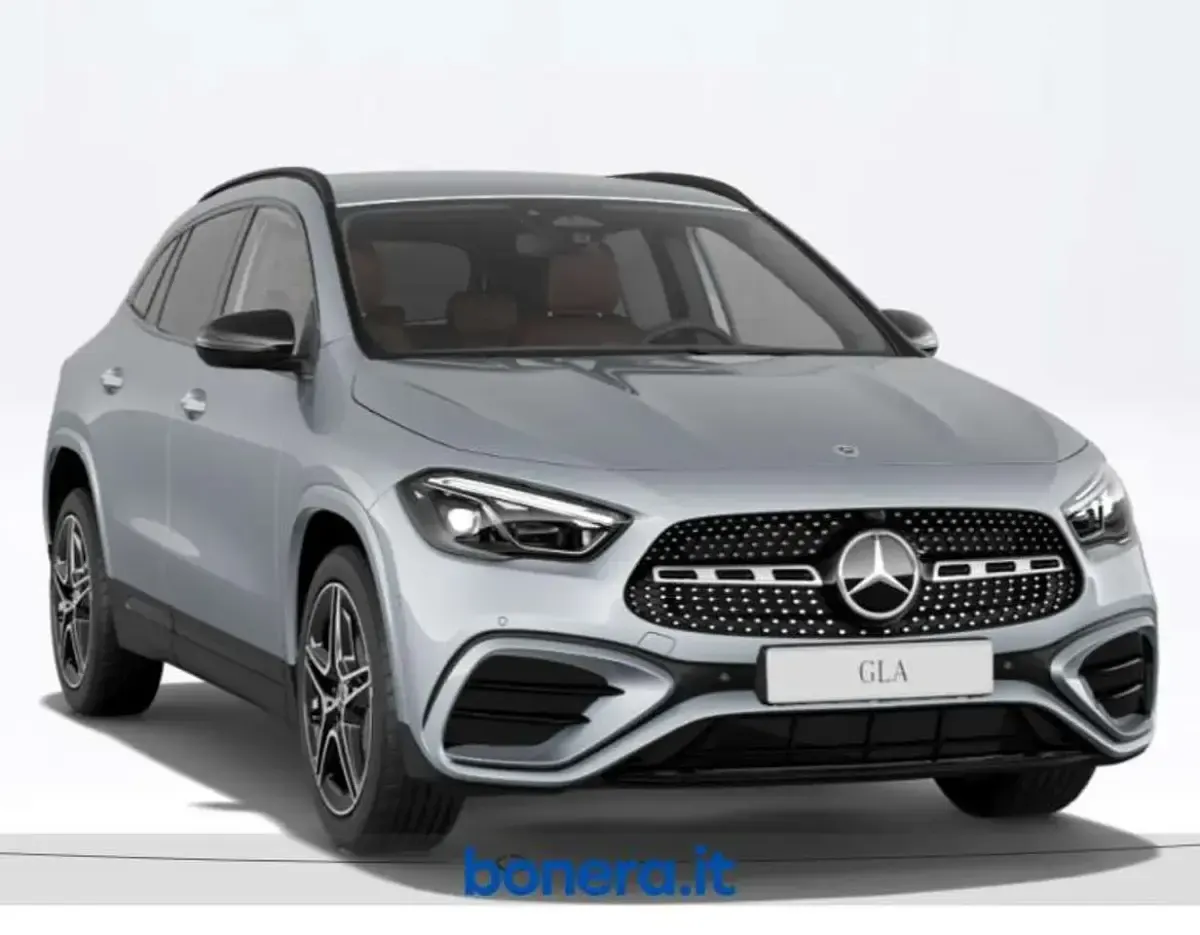 Nuova Mercedes GLA200 AMG line 150 CV (110 kW) 2026 Argento hightech SUV