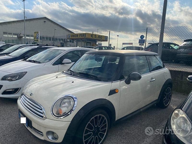 Usata Mini ONE 95 CV (69 kW) 2007 Beige Utilitaria