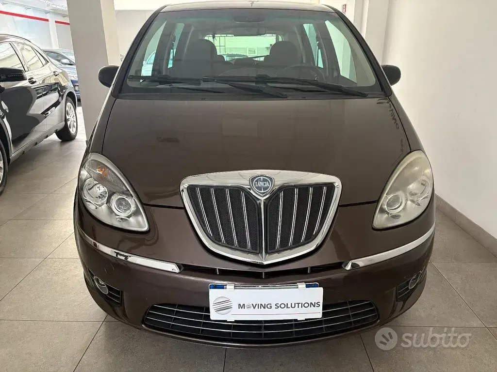 Usata Lancia Musa 95 CV (69 kW) 2012 Marrone Monovolume