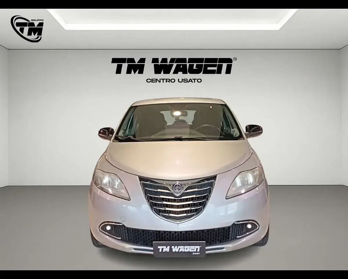 Usata Lancia Ypsilon Silver 69 CV (50 kW) 2011 Argento Utilitaria