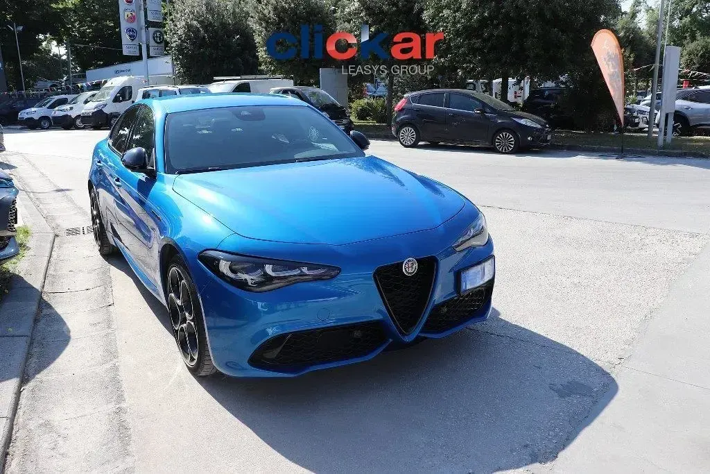 Usata Alfa Romeo Giulia Competizione 280 CV (205 kW) 2023 Bluazzurro Berlina