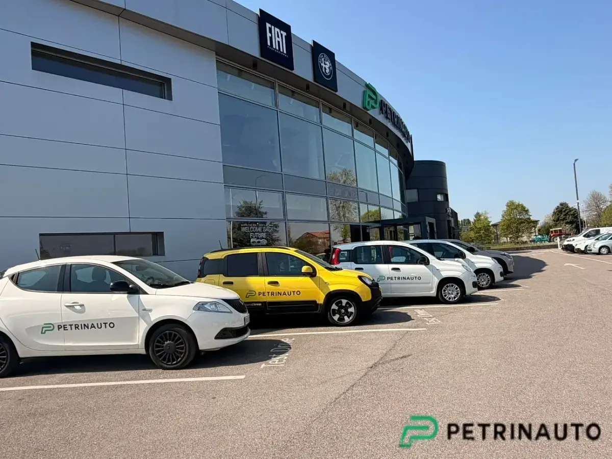 Usata Lancia Ypsilon 61 kW (84 CV) 2025 Bianco Utilitaria