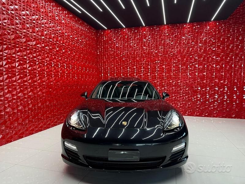 Usata Porsche Panamera Platinum Edition 250 CV (183 kW) 2012 Nero Utilitaria