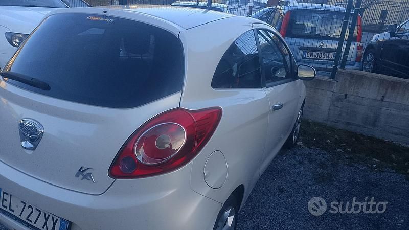 Begagnad Ford Ka 75 HK (55 kW) 2012 Grå Halvkombi