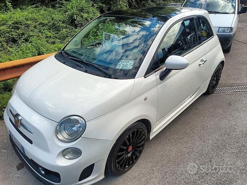 Bianco Usata 2013 Abarth 500 Due volumi | 7500 € - Immagine 1/4