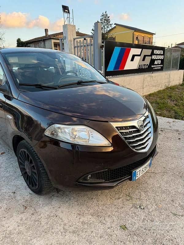 Usata Lancia Ypsilon 69 CV (50 kW) 2014 Utilitaria