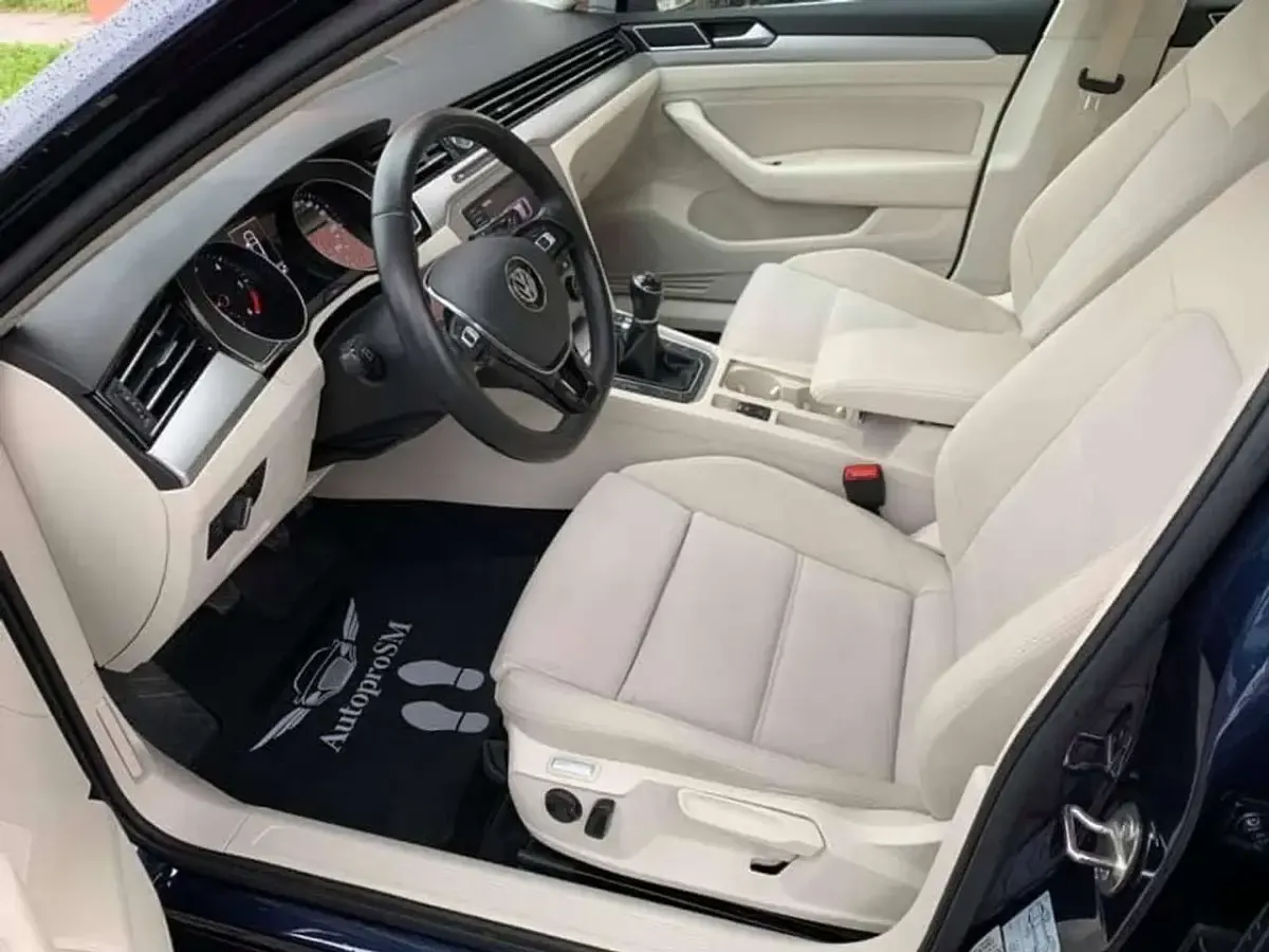 Usata VW Passat 150 CV (110 kW) 2016 Blu Berlina