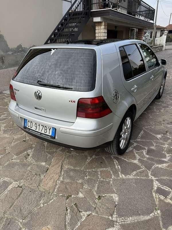 Usata VW Golf IV Highline 131 CV (96 kW) 2002 Berlina