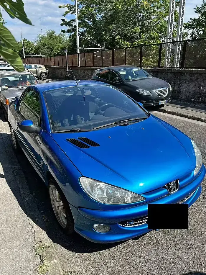 Usata Peugeot 206 CC 109 CV (80 kW) 2003 Bluazzurro Cabrio