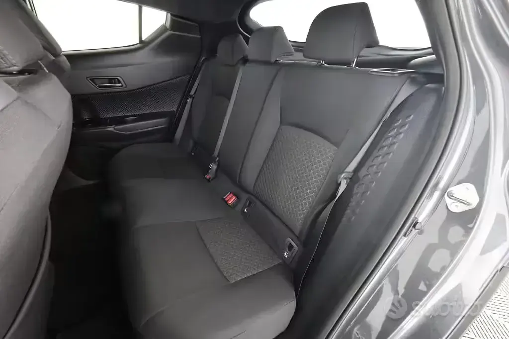 Usata Toyota C-HR 152 CV (111 kW) 2024 Dark grey SUV