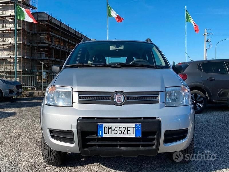 Usata Fiat Panda 4x4 Climbing 70 CV (51 kW) 2008 Grigio Utilitaria
