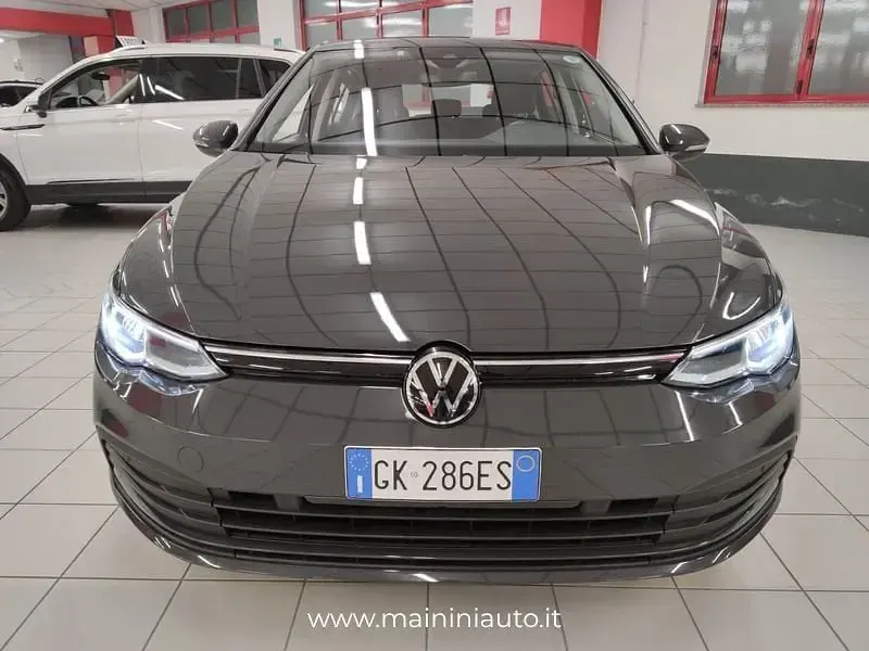 Usata VW Golf VIII Life 110 CV (80 kW) 2022 Grigio Berlina