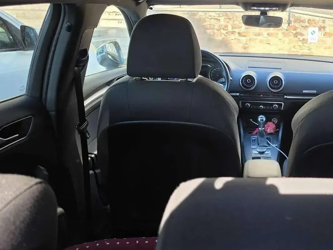Usata Audi A3 Attraction 110 CV (80 kW) 2019 Argento Berlina