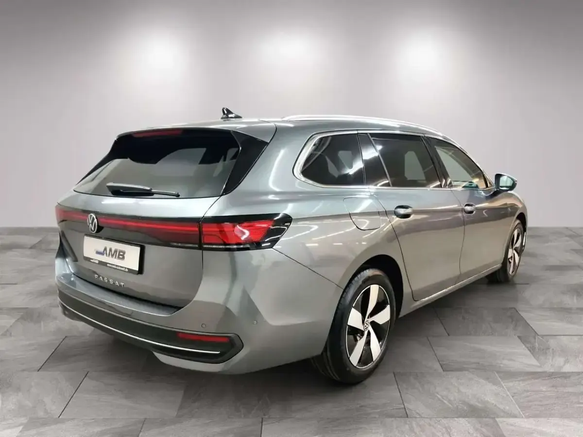 Usata VW Passat Business 150 CV (110 kW) 2025 Grigio Station wagon