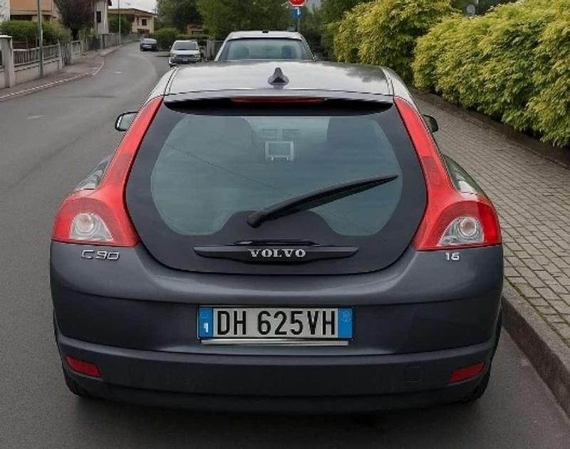 Usata Volvo C30 Kinetic 101 CV (74 kW) 2007 Grigio Utilitaria