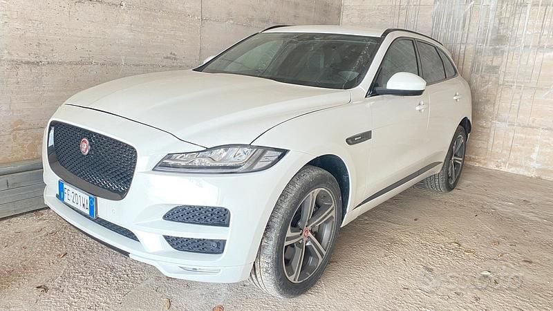 Usata Jaguar F-Pace 300 CV (220 kW) 2016 Bianco SUV