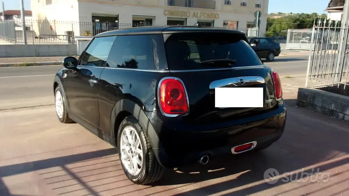 Usata Mini Cooper D 116 CV (85 kW) 2016 Nero Utilitaria
