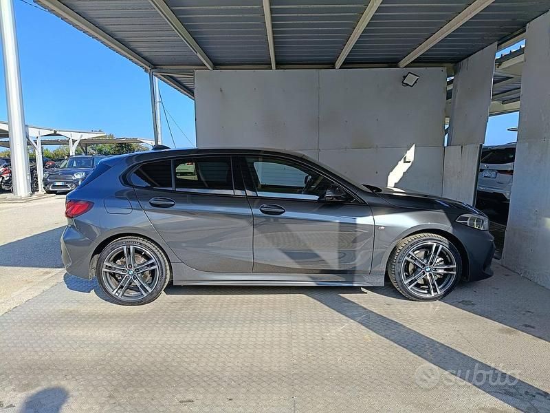 Usata BMW 116 M Sport 116 CV (85 kW) 2021 Grigio Utilitaria