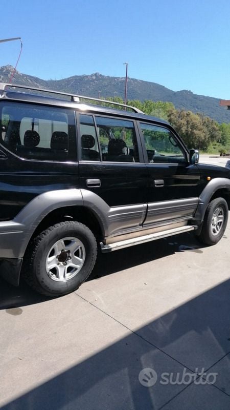 Nero Usata 1997 Toyota Land Cruiser SUV | 9500 € (Buon prezzo) - Immagine 1/4